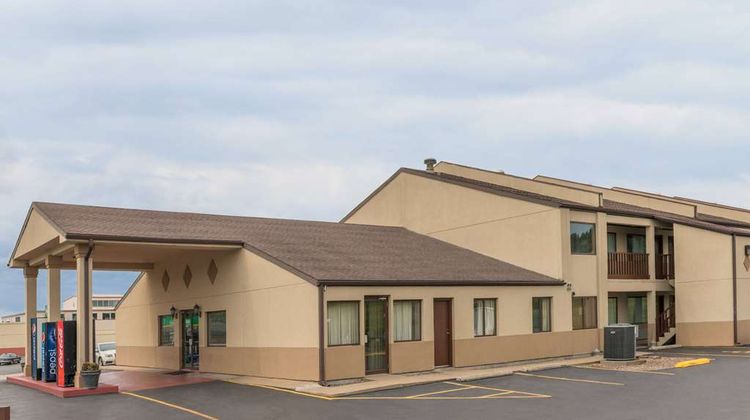 Days Inn - Hannibal Exterior