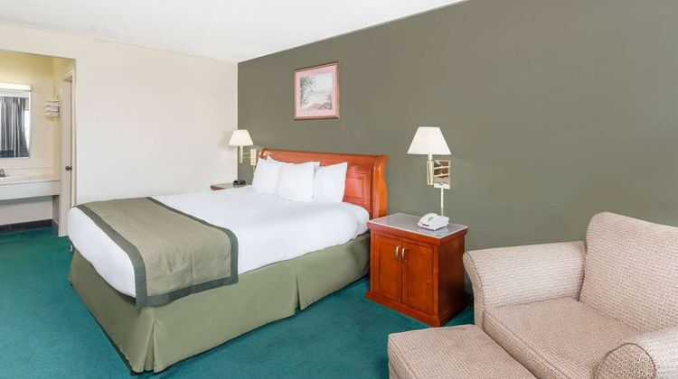 Days Inn - Hannibal Room