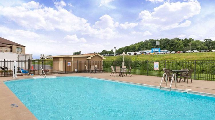 Days Inn - Hannibal Pool
