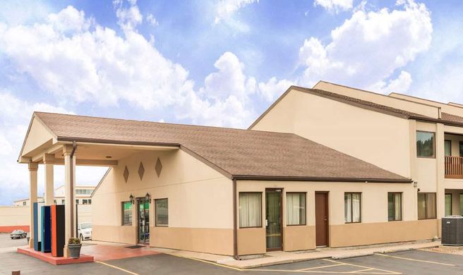 Days Inn - Hannibal Exterior