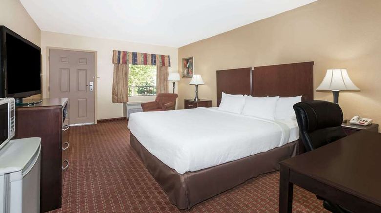 <b>Days Inn Lexington Southeast Room</b>. Images powered by <a href="https://iceportal.shijigroup.com/" title="IcePortal" target="_blank">IcePortal</a>.