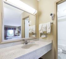 Days Inn Lexington Southeast Room