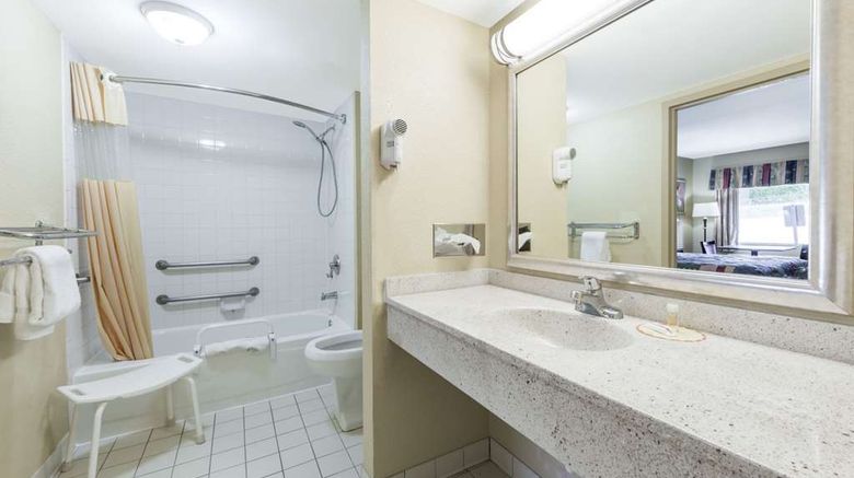 <b>Days Inn Lexington Southeast Room</b>. Images powered by <a href="https://iceportal.shijigroup.com/" title="IcePortal" target="_blank">IcePortal</a>.