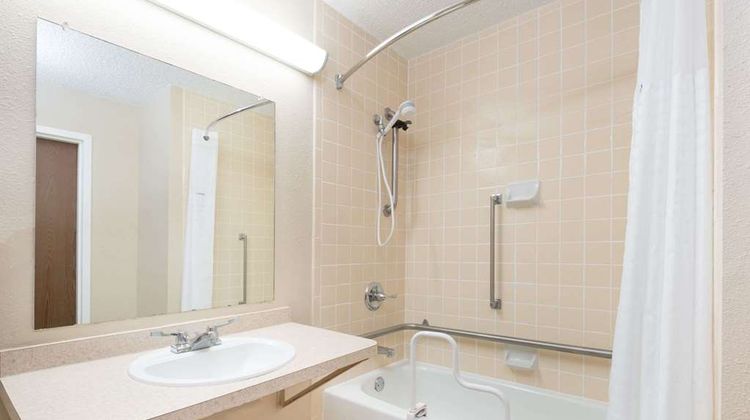 Days Inn Gillette Room