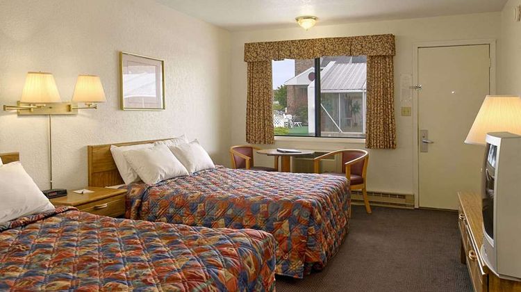 Days Inn by Wyndham Mackinaw City - Lakeview Room