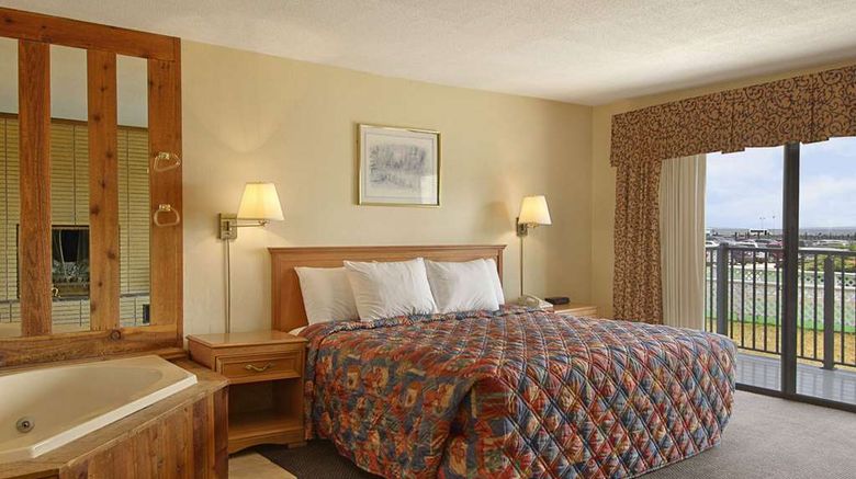 <b>Days Inn by Wyndham Mackinaw City - Lakeview Room</b>. Images powered by <a href="https://iceportal.shijigroup.com/" title="IcePortal" target="_blank">IcePortal</a>.