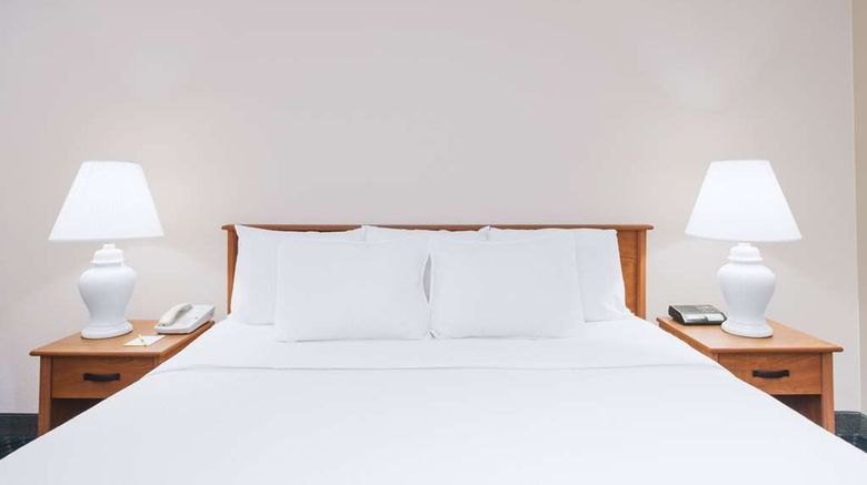 <b>Days Inn Wytheville Room</b>. Images powered by <a href="https://iceportal.shijigroup.com/" title="IcePortal" target="_blank">IcePortal</a>.