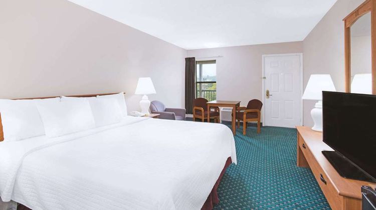 Days Inn Wytheville Room