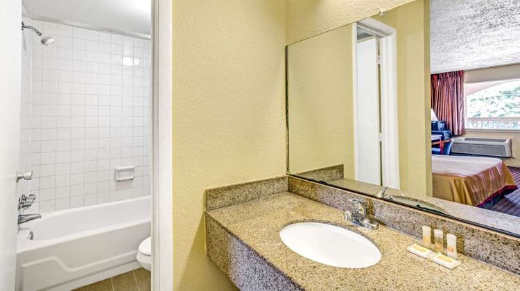 Days Inn Chesapeake Room