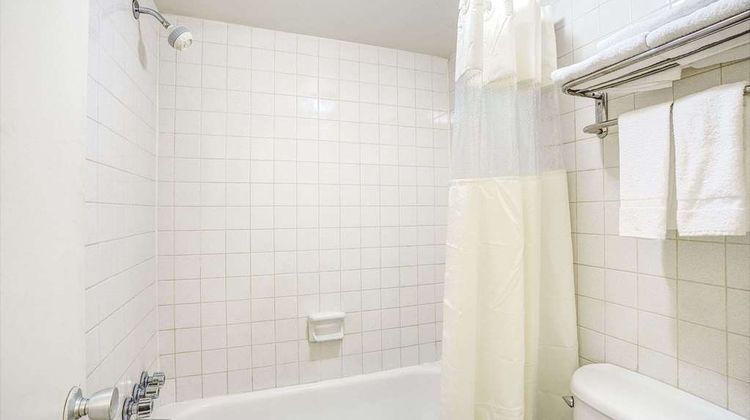 Days Inn Chesapeake Room