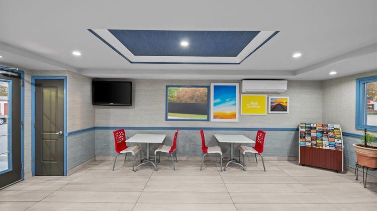 Days Inn Chesapeake Lobby
