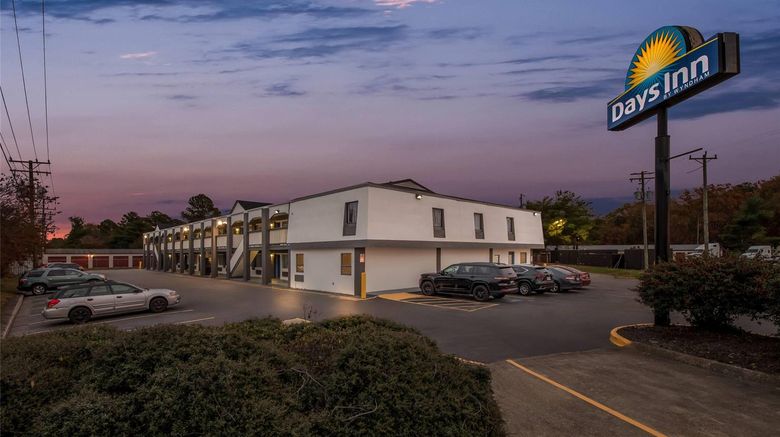 <b>Days Inn Chesapeake Exterior</b>. Images powered by <a href="https://iceportal.shijigroup.com/" title="IcePortal" target="_blank">IcePortal</a>.