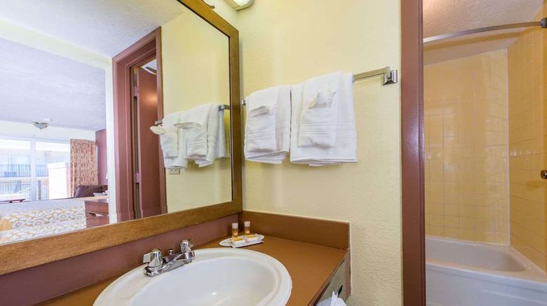 <b>Days Inn Frankfort Room</b>. Images powered by <a href="https://iceportal.shijigroup.com/" title="IcePortal" target="_blank">IcePortal</a>.
