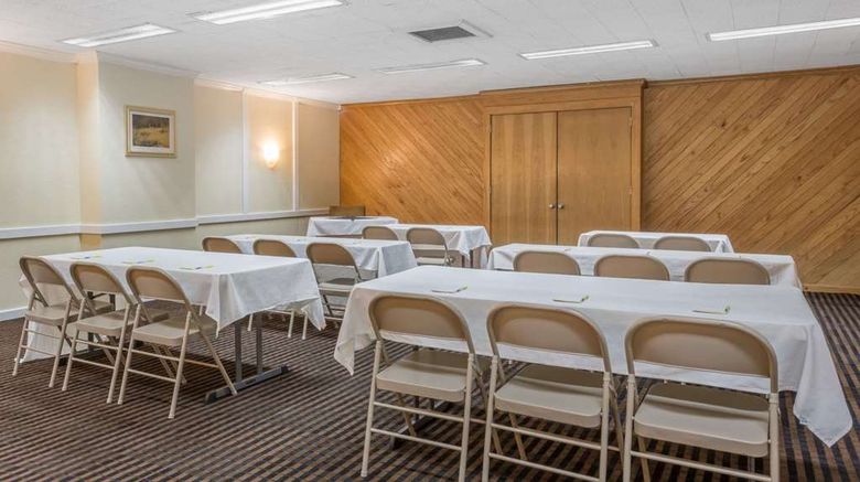 <b>Days Inn Pensacola Historic Downtown Meeting</b>. Images powered by <a href="https://iceportal.shijigroup.com/" title="IcePortal" target="_blank">IcePortal</a>.