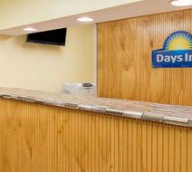Days Inn & Suites Dayton North Lobby