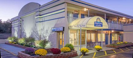 Days Inn & Suites Dayton North Exterior