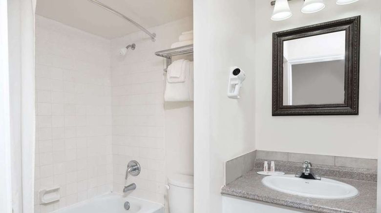 <b>Super 8 Cambridge/Kitchener/WaterlooArea Room</b>. Images powered by <a href="https://iceportal.shijigroup.com/" title="IcePortal" target="_blank">IcePortal</a>.