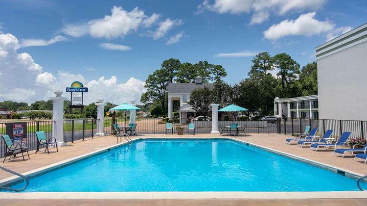 Days Inn Natchez Pool