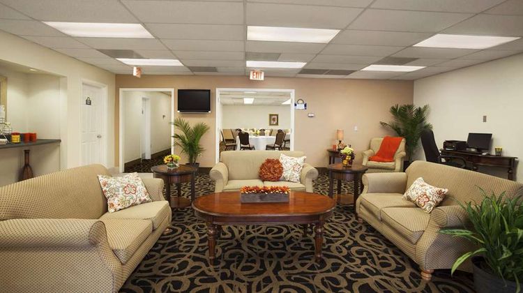 Days Inn Alexandria Lobby