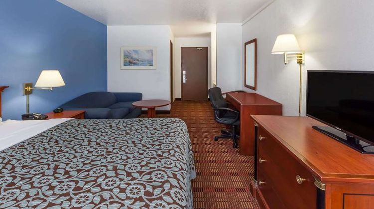 Days Inn Holland Room
