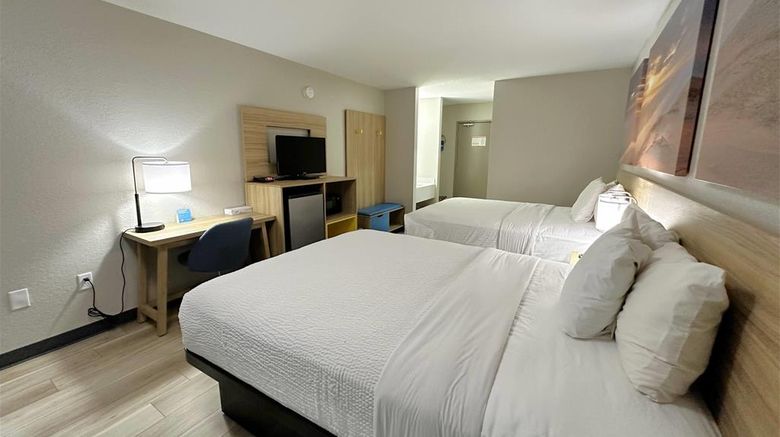<b>Days Inn Holland Room</b>. Images powered by <a href="https://iceportal.shijigroup.com/" title="IcePortal" target="_blank">IcePortal</a>.