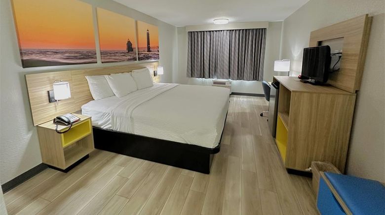 <b>Days Inn Holland Room</b>. Images powered by <a href="https://iceportal.shijigroup.com/" title="IcePortal" target="_blank">IcePortal</a>.