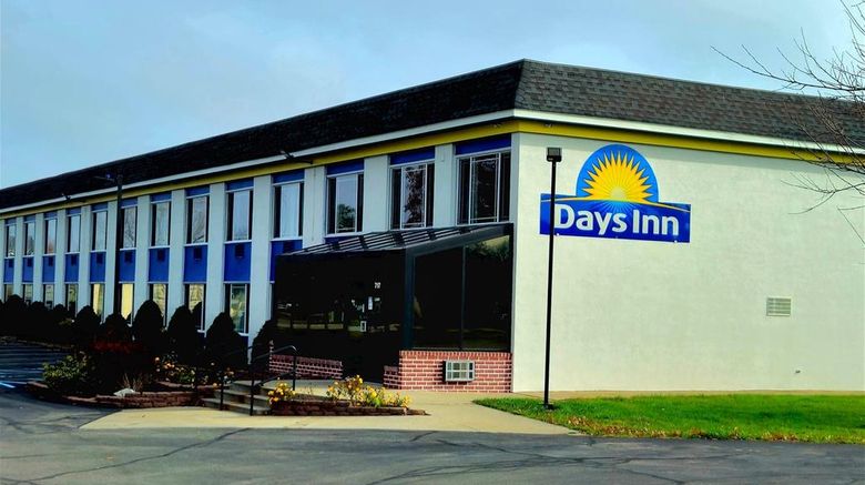 <b>Days Inn Holland Exterior</b>. Images powered by <a href="https://iceportal.shijigroup.com/" title="IcePortal" target="_blank">IcePortal</a>.