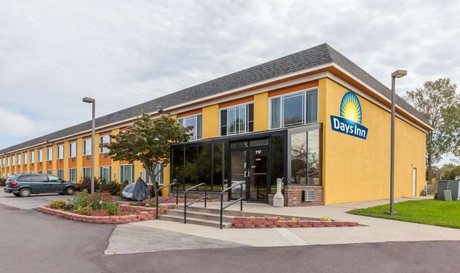 Days Inn Holland Exterior
