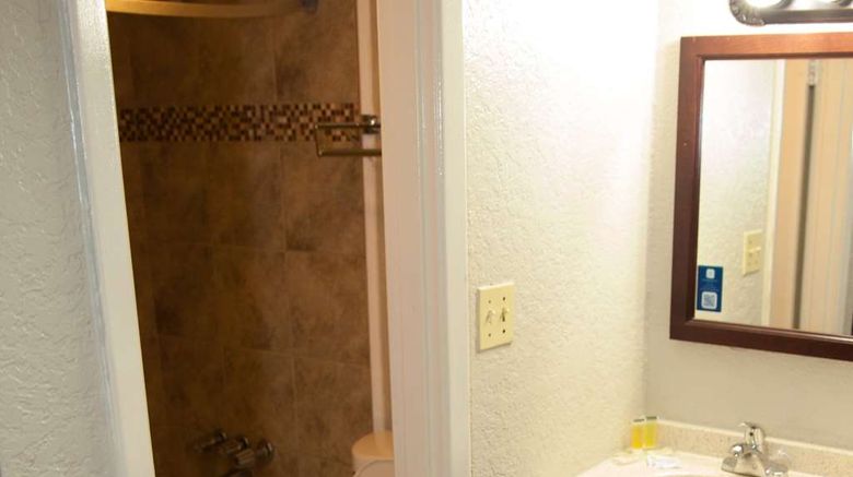 <b>Days Inn Cocoa Cruiseport West at I-95 Room</b>. Images powered by <a href="https://iceportal.shijigroup.com/" title="IcePortal" target="_blank">IcePortal</a>.