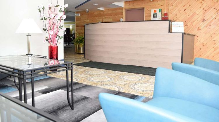 Baymont by Wyndham Addison Lobby