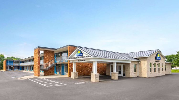 Days Inn Frederick Exterior