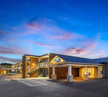 Days Inn Frederick Exterior