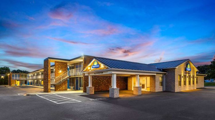 Days Inn Frederick Exterior