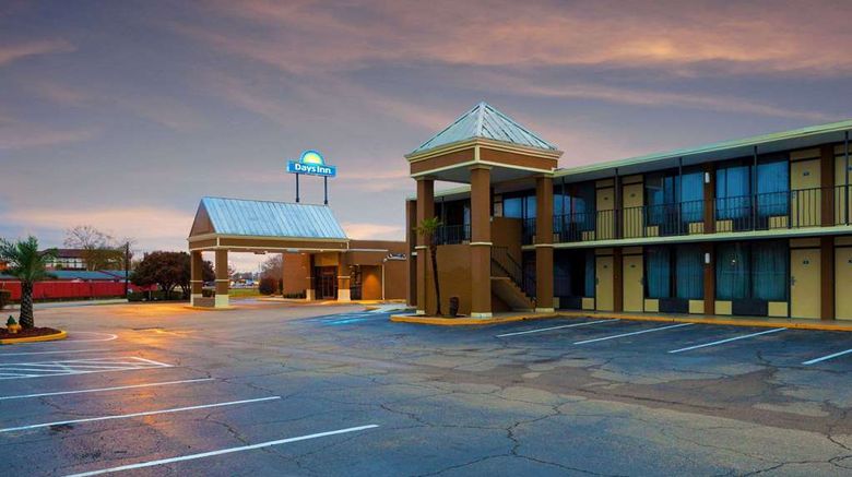 <b>Baymont by Wyndham Lafayette Exterior</b>. Images powered by <a href="https://iceportal.shijigroup.com/" title="IcePortal" target="_blank">IcePortal</a>.
