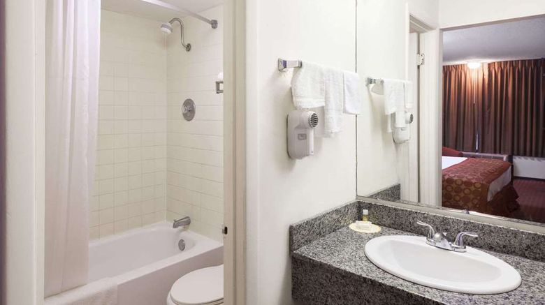 <b>Baymont by Wyndham Lafayette Room</b>. Images powered by <a href="https://iceportal.shijigroup.com/" title="IcePortal" target="_blank">IcePortal</a>.