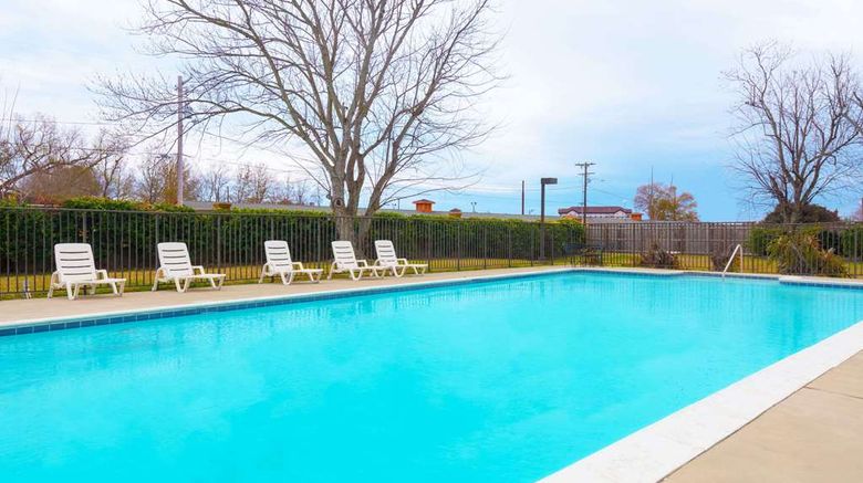 <b>Baymont by Wyndham Lafayette Pool</b>. Images powered by <a href="https://iceportal.shijigroup.com/" title="IcePortal" target="_blank">IcePortal</a>.