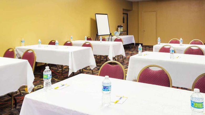 <b>Baymont by Wyndham Lafayette Meeting</b>. Images powered by <a href="https://iceportal.shijigroup.com/" title="IcePortal" target="_blank">IcePortal</a>.