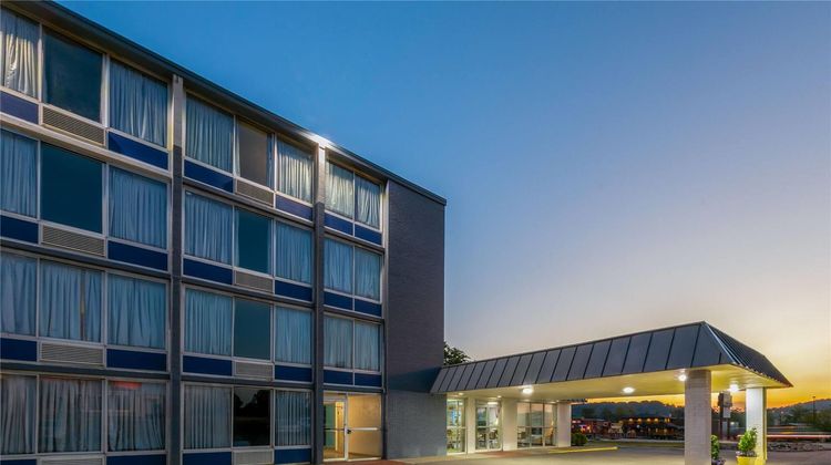 Days Inn Cambridge Exterior
