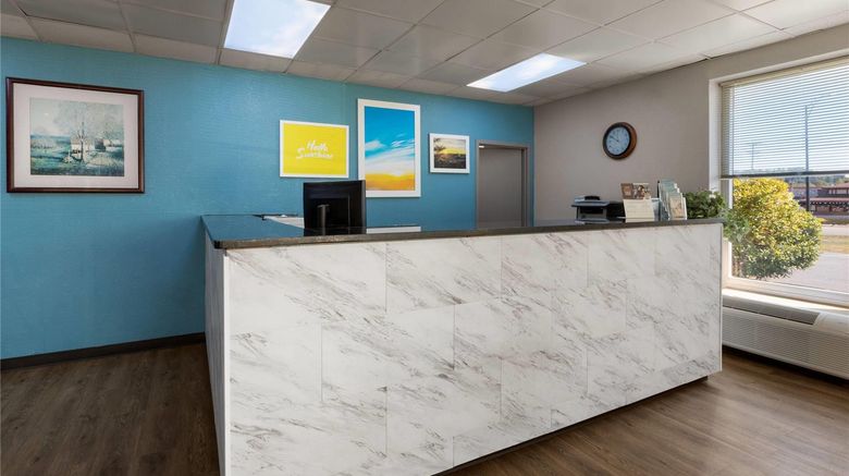 <b>Days Inn Cambridge Lobby</b>. Images powered by <a href="https://iceportal.shijigroup.com/" title="IcePortal" target="_blank">IcePortal</a>.