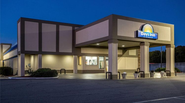 Days Inn by Wyndham Adel Exterior