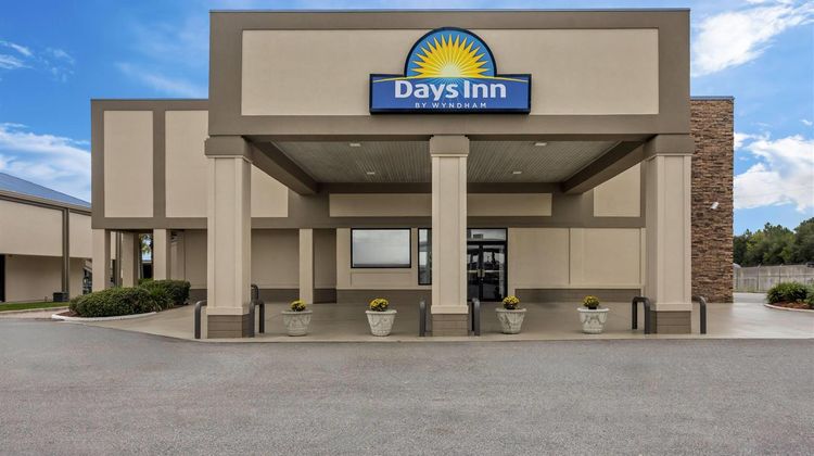 Days Inn by Wyndham Adel Exterior
