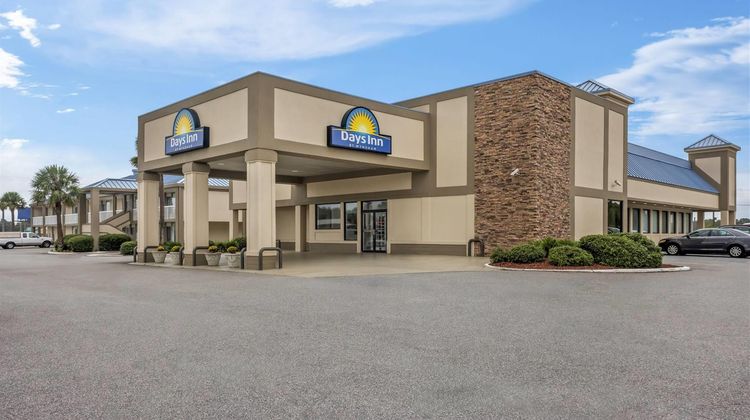 Days Inn by Wyndham Adel Exterior