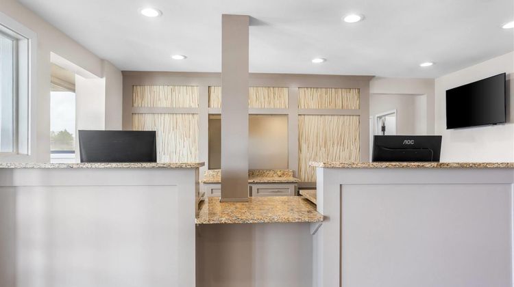 Days Inn by Wyndham Adel Lobby