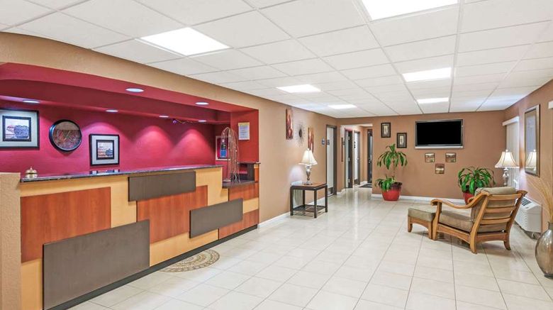 <b>Days Inn New Market/Battlefield Lobby</b>. Images powered by <a href="https://iceportal.shijigroup.com/" title="IcePortal" target="_blank">IcePortal</a>.