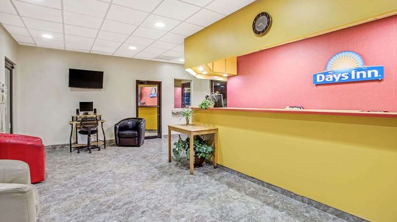 <b>Days Inn Bradenton - Near the Gulf Lobby</b>. Images powered by <a href="https://iceportal.shijigroup.com/" title="IcePortal" target="_blank">IcePortal</a>.