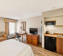 Days Inn Raleigh-Airport Room