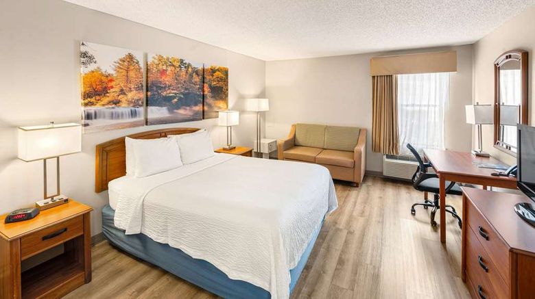 <b>Days Inn Raleigh-Airport Room</b>. Images powered by <a href="https://iceportal.shijigroup.com/" title="IcePortal" target="_blank">IcePortal</a>.