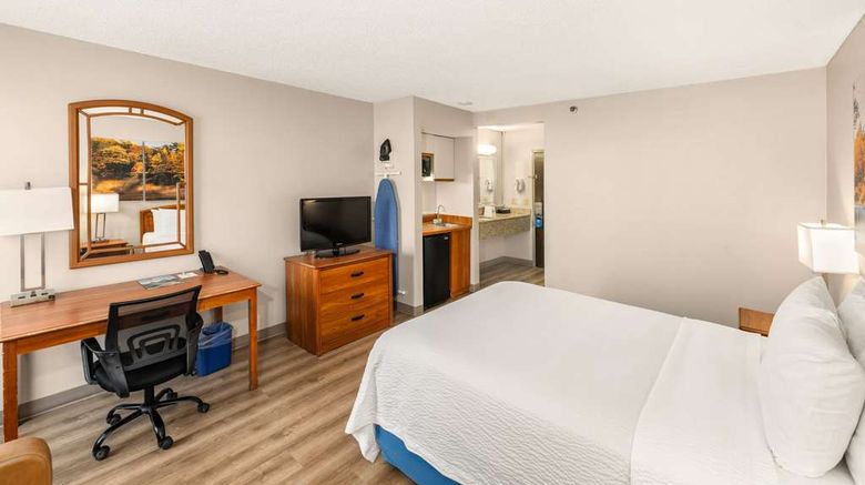 <b>Days Inn Raleigh-Airport Room</b>. Images powered by <a href="https://iceportal.shijigroup.com/" title="IcePortal" target="_blank">IcePortal</a>.