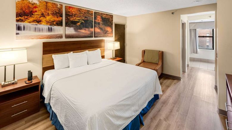 <b>Days Inn Raleigh-Airport Room</b>. Images powered by <a href="https://iceportal.shijigroup.com/" title="IcePortal" target="_blank">IcePortal</a>.