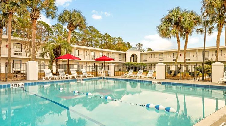 Baymont by Wyndham Jacksonville Airport Pool